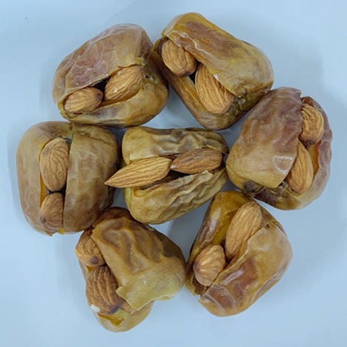 Sukkari Dates with Almonds